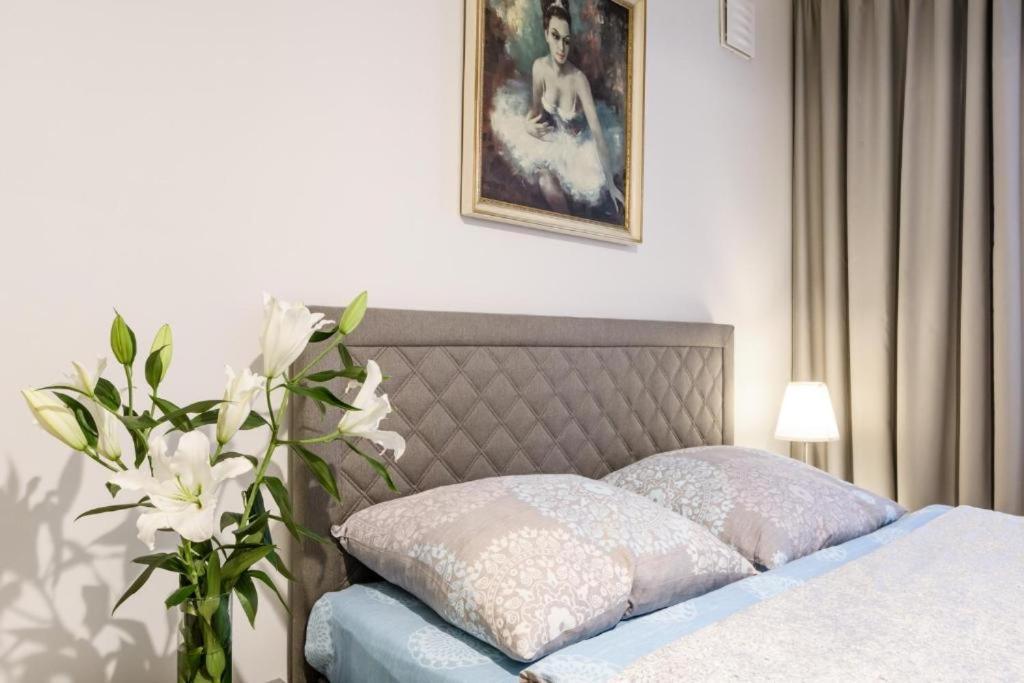 Nr 1 Europa22 Centrum Apartment Old Town Warsaw Stare Miasto Historyczna Kamienica Umiejscowiona W Zabytkowej Czesci Warszawy Obok Parku Multimedialnego I Barbakanu Parking 24H Sniadanie Opcjonaln Breakfast Optional Check In From 14 Pm Parter Ground Exteriér fotografie