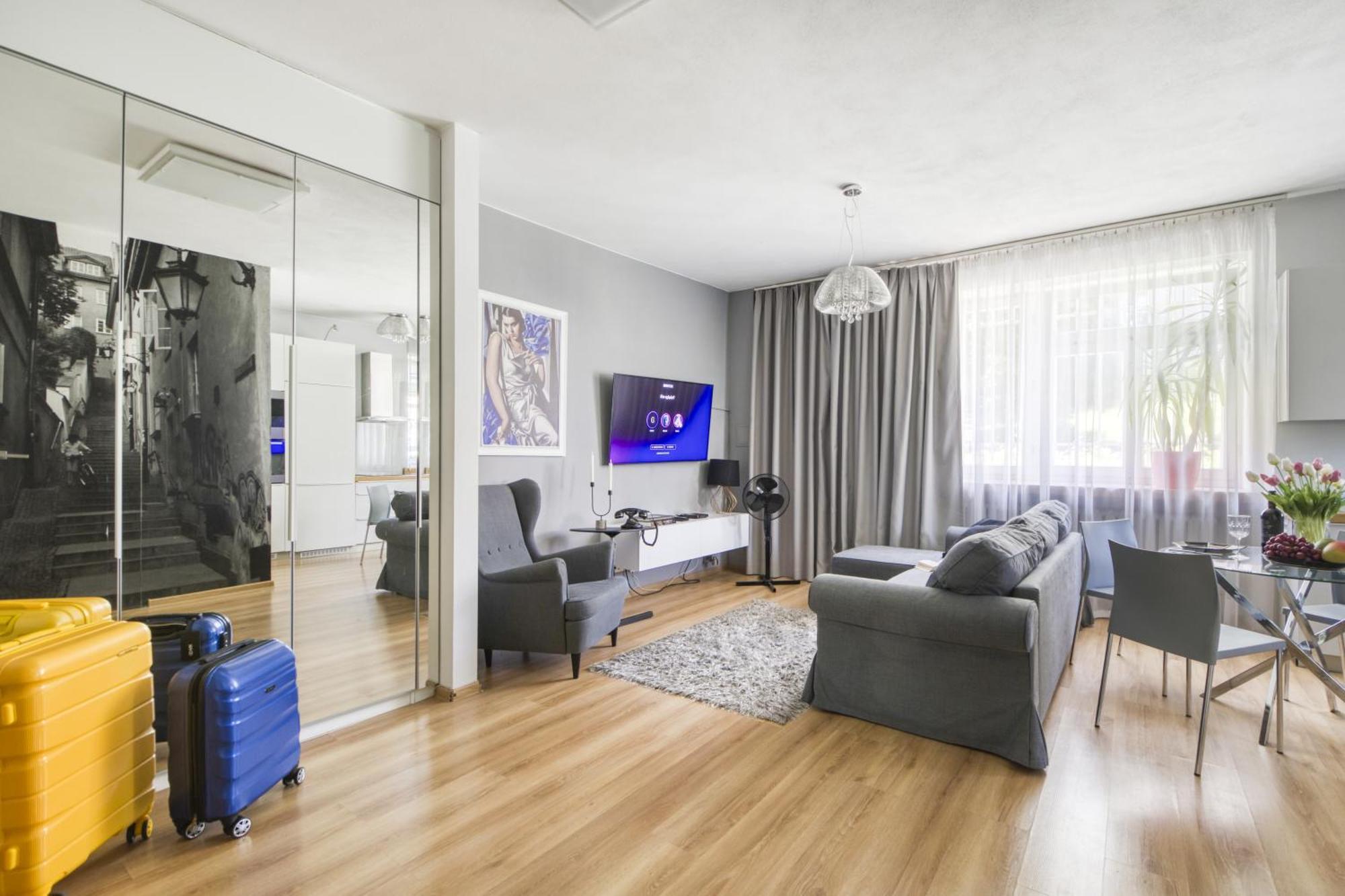 Nr 1 Europa22 Centrum Apartment Old Town Warsaw Stare Miasto Historyczna Kamienica Umiejscowiona W Zabytkowej Czesci Warszawy Obok Parku Multimedialnego I Barbakanu Parking 24H Sniadanie Opcjonaln Breakfast Optional Check In From 14 Pm Parter Ground Exteriér fotografie