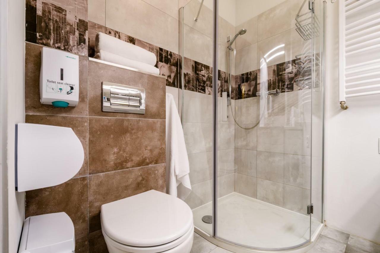 Nr 1 Europa22 Centrum Apartment Old Town Warsaw Stare Miasto Historyczna Kamienica Umiejscowiona W Zabytkowej Czesci Warszawy Obok Parku Multimedialnego I Barbakanu Parking 24H Sniadanie Opcjonaln Breakfast Optional Check In From 14 Pm Parter Ground Exteriér fotografie