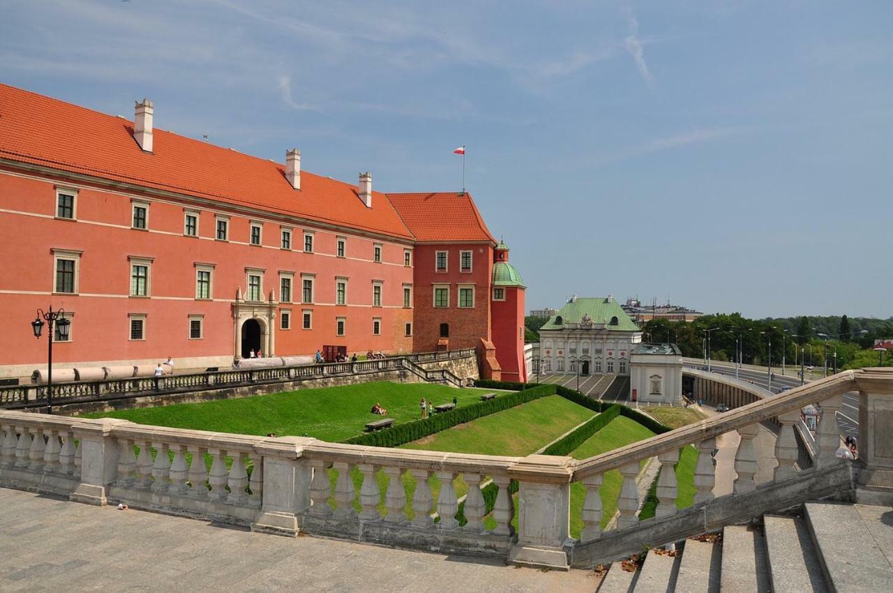 Nr 1 Europa22 Centrum Apartment Old Town Warsaw Stare Miasto Historyczna Kamienica Umiejscowiona W Zabytkowej Czesci Warszawy Obok Parku Multimedialnego I Barbakanu Parking 24H Sniadanie Opcjonaln Breakfast Optional Check In From 14 Pm Parter Ground Exteriér fotografie